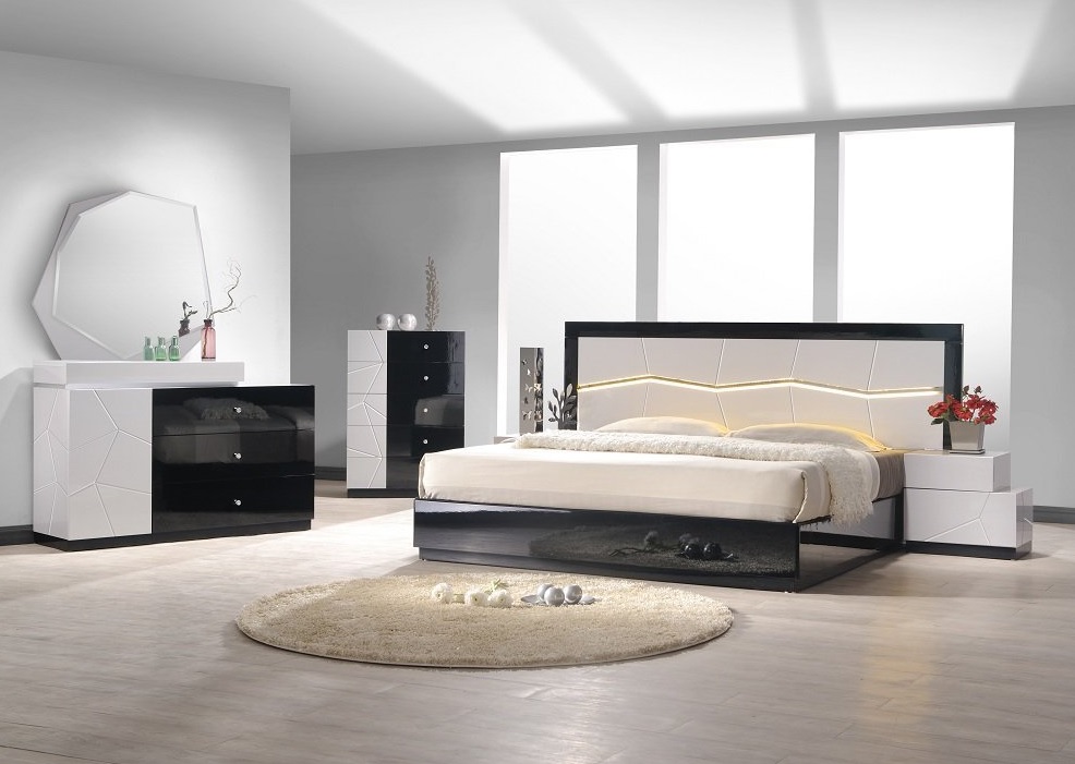 Uncover 84+ Captivating black and white lacquer bedroom furniture For Every Budget
